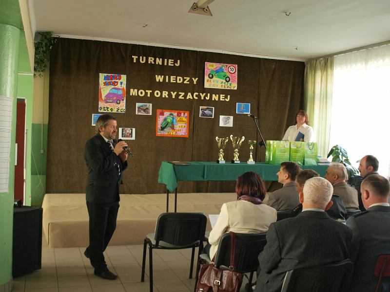 P4262977