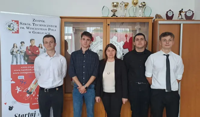 Finaliści konkursu wraz z opiekunką